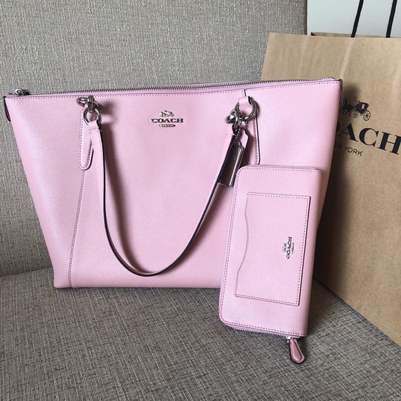Coach Handbags - 🆕 Blush Coach Tote- No wallet 🎀
